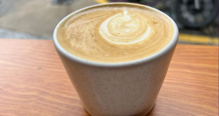 La primera cafetería del mundo, un viaje de Estambul al origen de la cultura del café