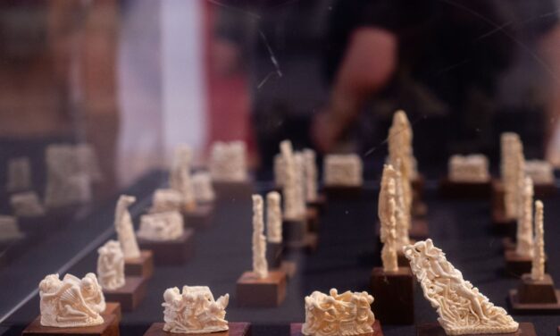 Roberto Ruiz. Gigante de la miniatura: el arte tallado en hueso llega al Museo del Estanquillo