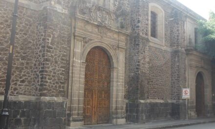 Templo de Santa Catalina de Siena, el lugar donde encarcelaron a La Corregidora en las calles del Centro Histórico
