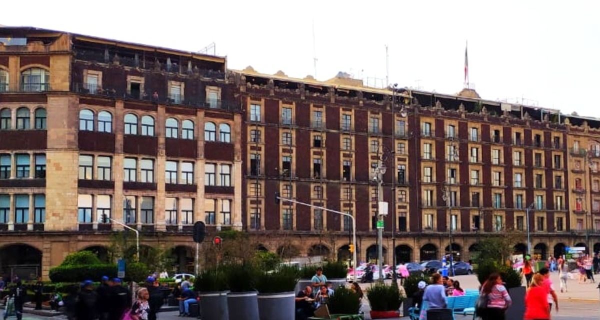 Viejo Portal de Mercaderes, historia comercial a la sombra del Zócalo