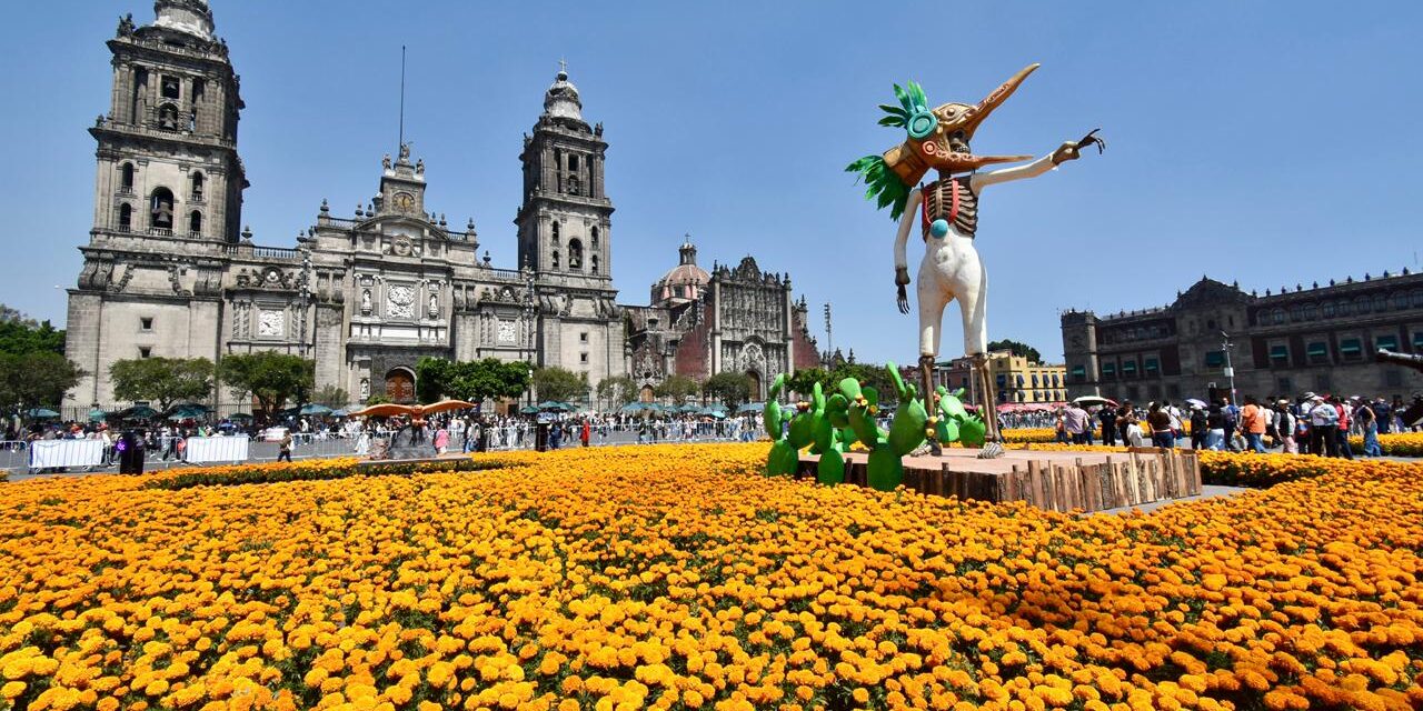 La Ofrenda Monumental 2025 del Zócalo rinde tributo a las mujeres indígenas y a la memoria ancestral de México