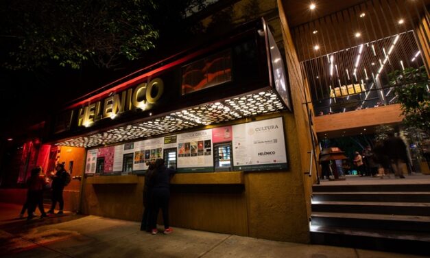 El mar enamorado transforma el teatro para bebés y niñas pequeñas en una experiencia sensorial inmersiva