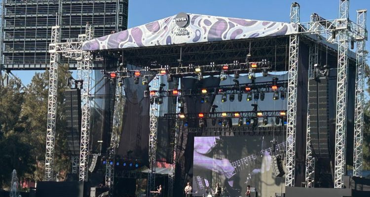 Corona Capital celebra 15 años con un arranque épico lleno de rock, baile y experiencias inmersivas