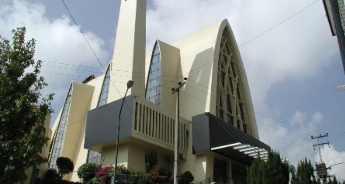 Parroquia de Nuestra Señora de Lourdes, un ícono moderno de fe y arquitectura en Lomas de Reforma