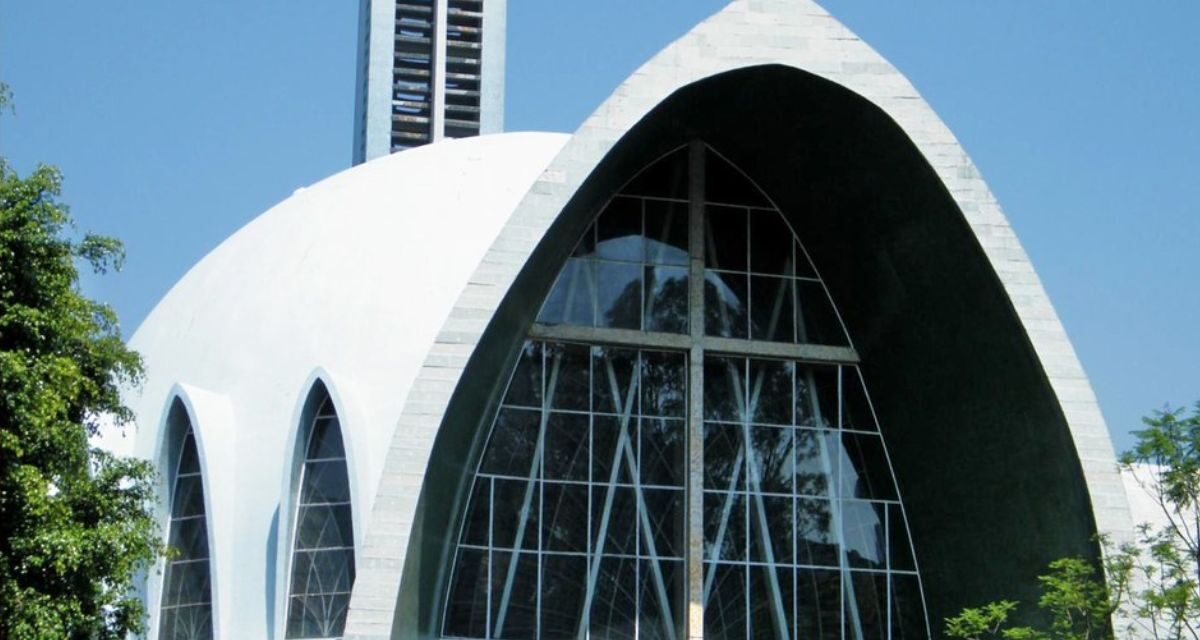 Parroquia Nuestra Señora de Guadalupe, Emperatriz de América (Iglesia de la Bola), un ícono de arquitectura moderna en San José Insurgentes