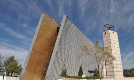 Parroquia San Josemaría Escrivá un ícono de arquitectura moderna en Santa Fe