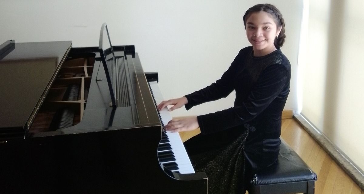 Maryam Musa Fannh una joven prodigio que une música ciencia y cultura desde México