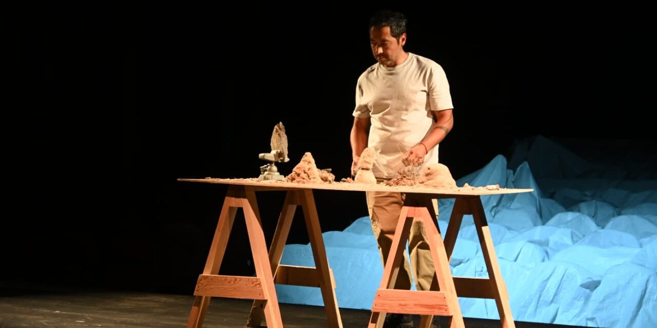 Cerros Testigos, un reflexivo paisaje escénico en el Teatro Orientación