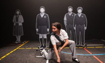 Teatro UNAM presenta Mi hermano no murió como un niño héroe una obra sobre duelo, infancia y violencia