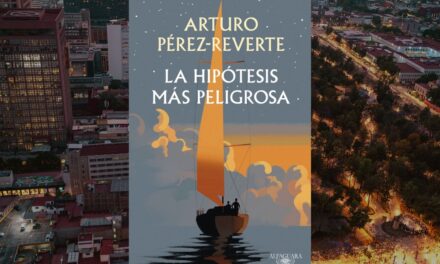 Arturo Pérez-Reverte regresa con una novela que navega entre el Mediterráneo y los secretos del pasado