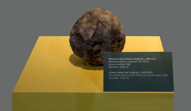 Réplicas de las pelotas de hule más antiguas de Mesoamérica llegan al Metro Zócalo Tenochtitlan